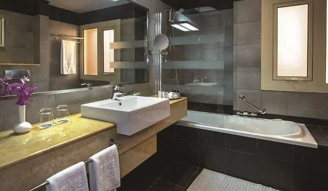 Time Grand Plaza Hotel, Dubai Airport 4*,
