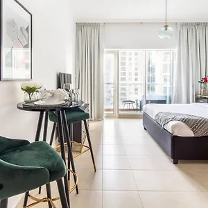  Apartment Frank Porter - Burj Al Noujoum United Arab Emirates